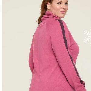 LIVI Funnel-Neck Colorblock Sweater set